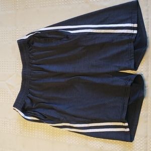 Real Essentials Shorts Men's Small